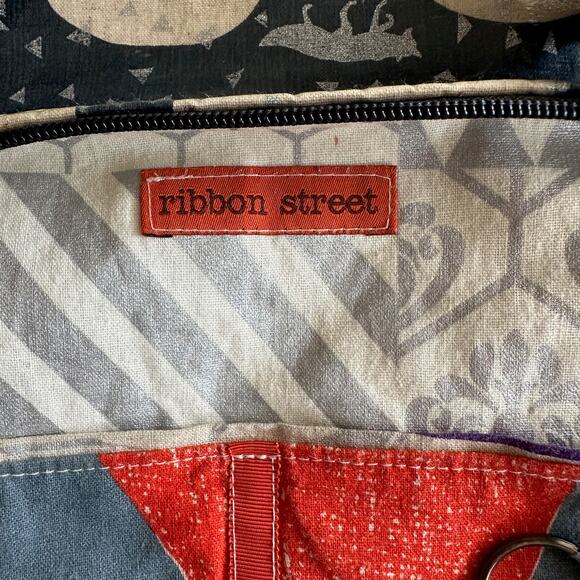 Ribbon Street Suki Wolf Moon Coated Cotton Art to Wear Tote Shoulder Bag - Picture 7 of 11